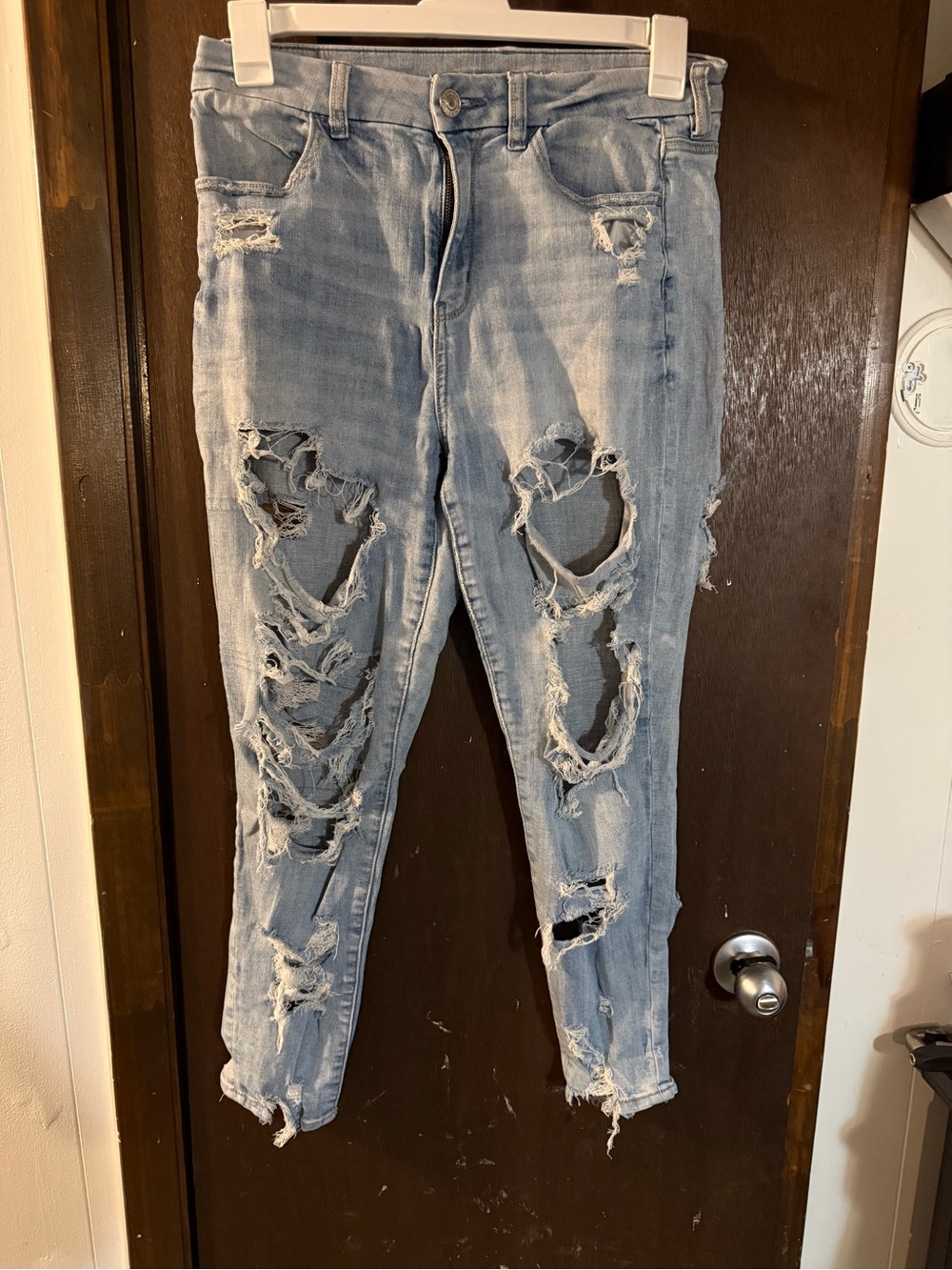 American Eagle Outfitters Light Wash Ripped Skinny Jeans